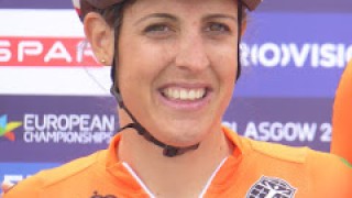 Lucinda brand campeona del mundo de ciclocross 2021.
