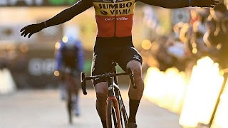 Van aert vencedor en la prueba de ciclocross de zolder 2022.